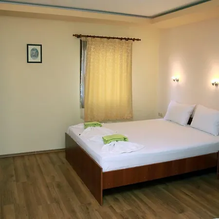 招待所 Ivanovi 3*