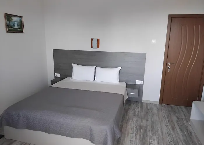 Ivanovi 3* 切尔诺莫雷茨