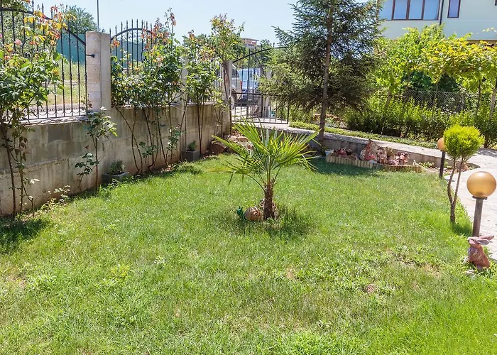 招待所 Ivanovi 3*