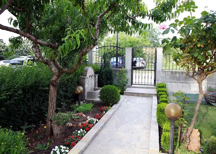 招待所 Ivanovi 3*