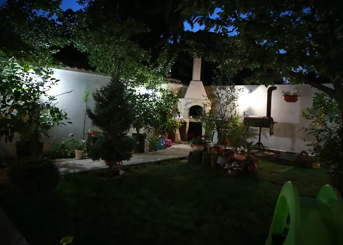 招待所 Ivanovi 切尔诺莫雷茨